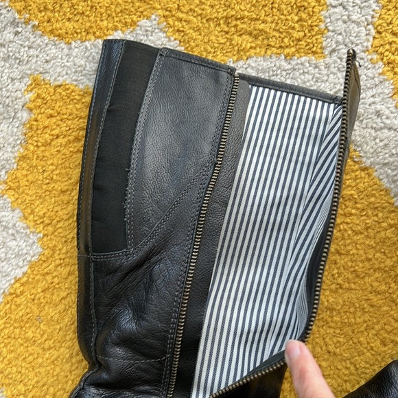 L.L. Bean tall black leather boots - Picture 3 of 9